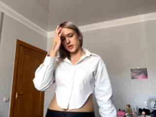 Lynette Chubb webcam model stream image