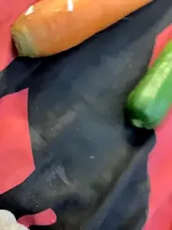 yazin19 webcam model stream image