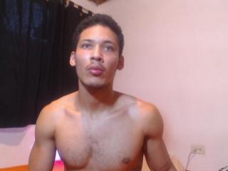 Rui Maddoox webcam model stream image
