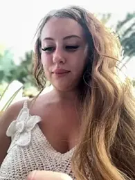 AndreaMood webcam model stream image