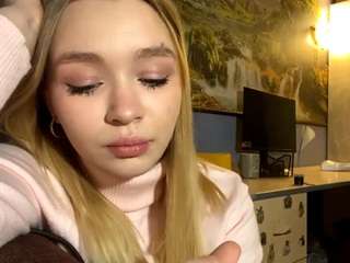 lucieyamamoto webcam model stream image