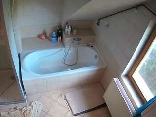 voyeurcam-julmodels-bath-2nd-1 webcam model stream image