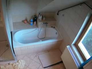 voyeurcam-julmodels-bath-2nd-1 webcam model stream image