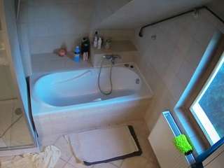 voyeurcam-julmodels-bath-2nd-1 webcam camsoda model stream image
