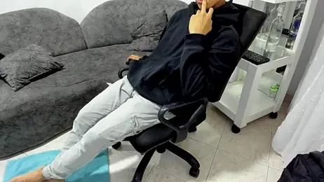 LoganTwink18 webcam model stream image
