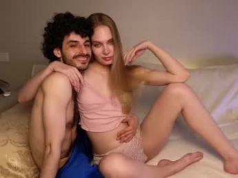 peachcreamcouple webcam model stream image