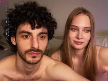 peachcreamcouple webcam model stream image