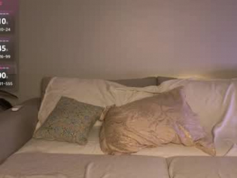 peachcreamcouple webcam model stream image
