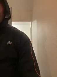 Rebeu-frozen- webcam model stream image