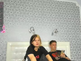 lovelynest webcam model stream image