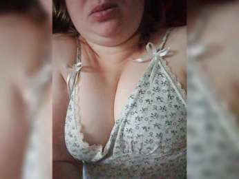 LisanK webcam model stream image