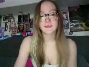 alyssag7001 webcam model stream image