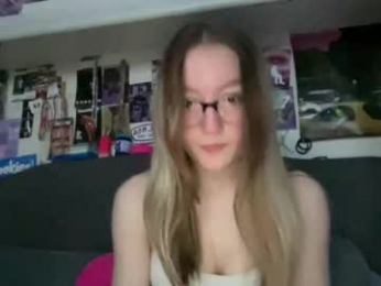 alyssag7001 webcam model stream image