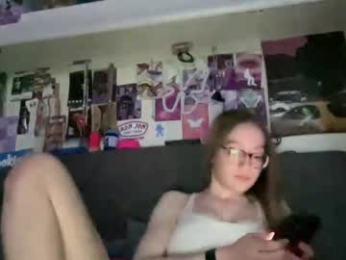 alyssag7001 webcam model stream image