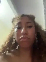 lauraltt webcam model stream image