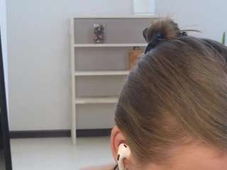 alodiadenley webcam model stream image