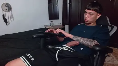 aaron_blug webcam model stream image