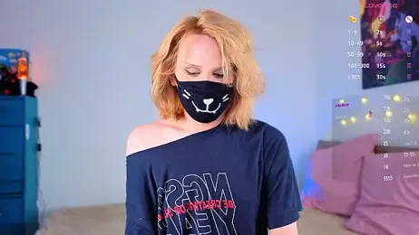 _yourFoxy_ webcam model stream image