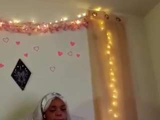 lunanova999 webcam model stream image