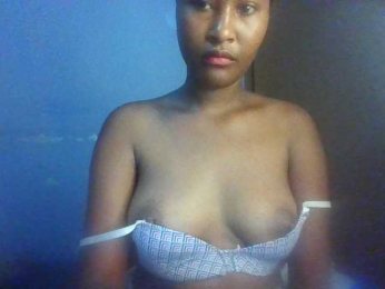 Sweet-boo webcam model stream image