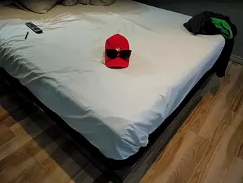 RedCapGuy webcam model stream image
