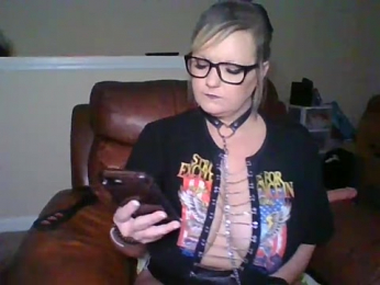 BigTitBarbie68 webcam model stream image