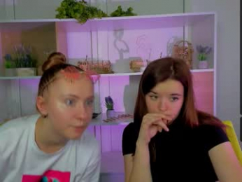 mila_glow webcam model stream image