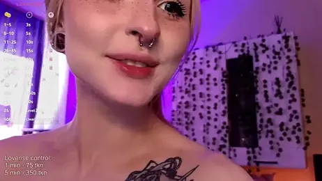 Emily__Mooree webcam stripchat model stream image