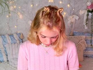 Lily Rooney webcam model stream image