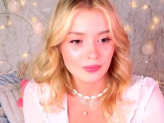 Lily Rooney webcam model stream image