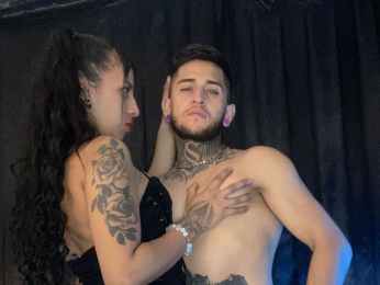 EvelynAndLiam webcam model stream image