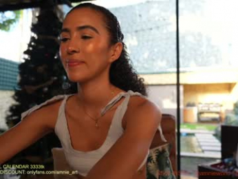 amnie_ webcam model stream image