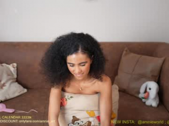 amnie_ webcam model stream image