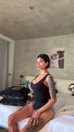 Thebigstarcrys webcam model stream image