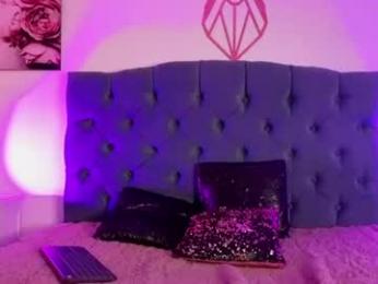 pink_as webcam model stream image
