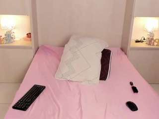 trishamoon webcam model stream image