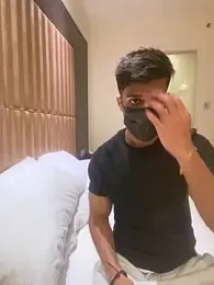 Hunkyardd webcam model stream image