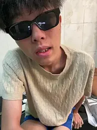 YT_11 webcam model stream image