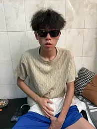 YT_11 webcam model stream image
