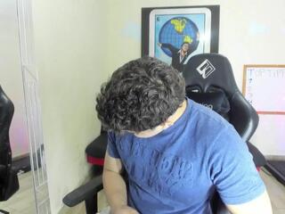 Oliver Whitee webcam model stream image