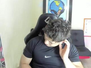 Oliver Whitee webcam model stream image