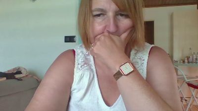SandElle webcam model stream image