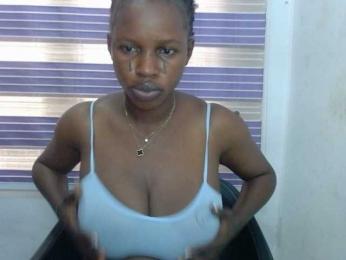 Sweetncreamy webcam model stream image