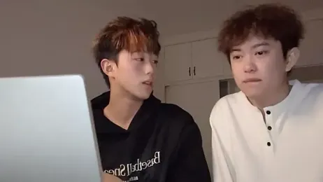 STxuguanhan webcam model stream image