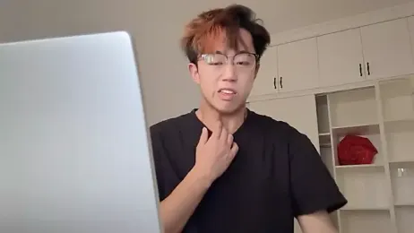 STxuguanhan webcam model stream image