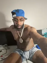 QHefner52 webcam model stream image