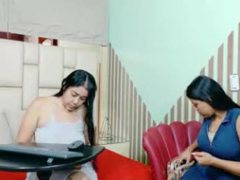 vikitomson webcam model stream image