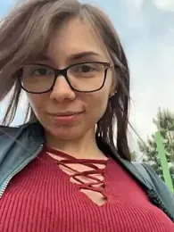 EvaRoss_ webcam model stream image