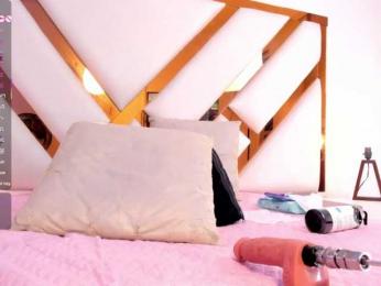 Niicolle-Evanss webcam model stream image