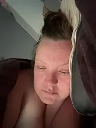 busty-bella1 webcam stripchat model stream image